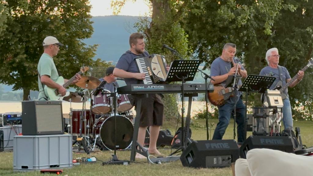 Mit Accordeon und Flöte